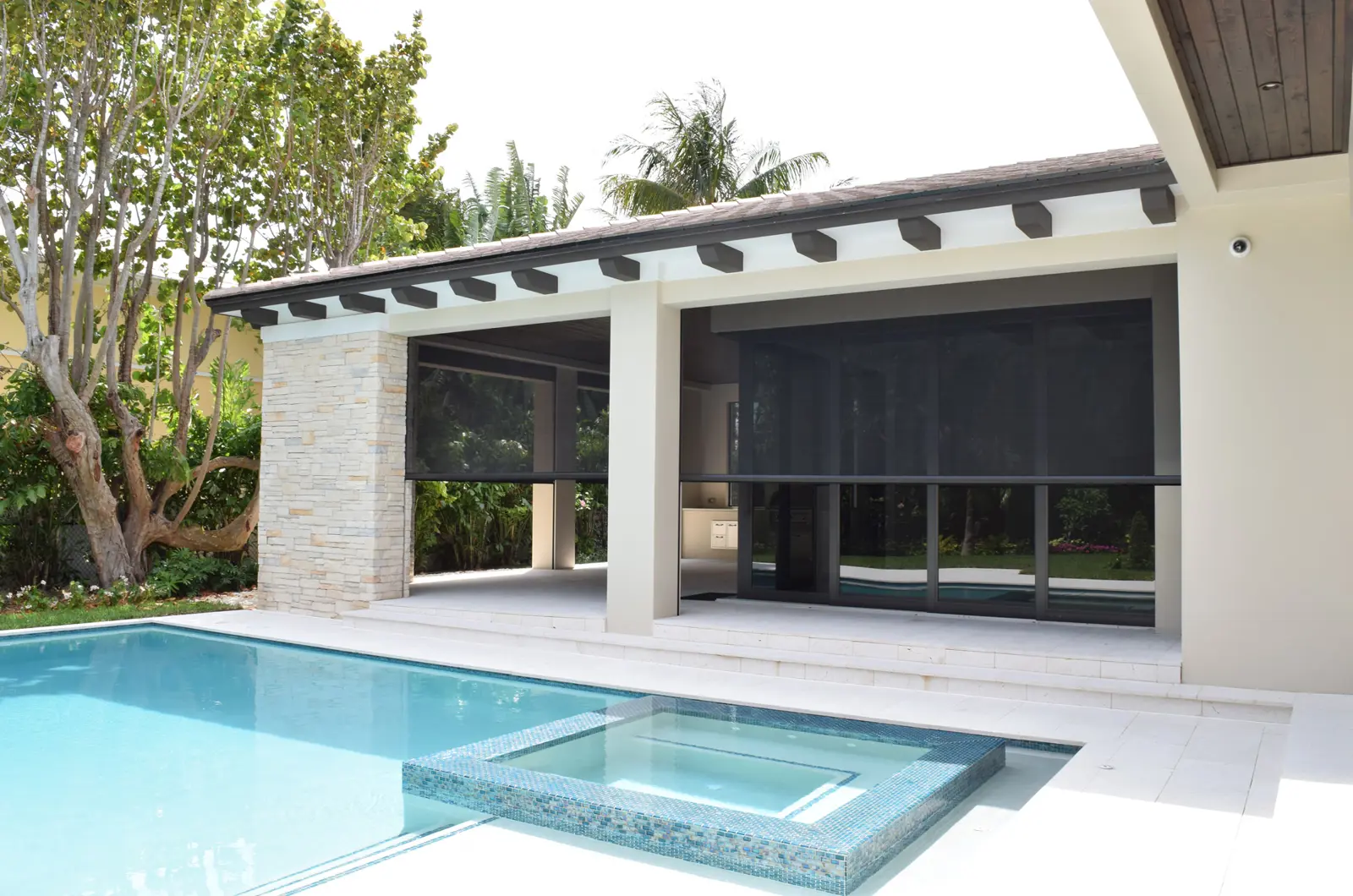 fenetex-insect-res-outside-5